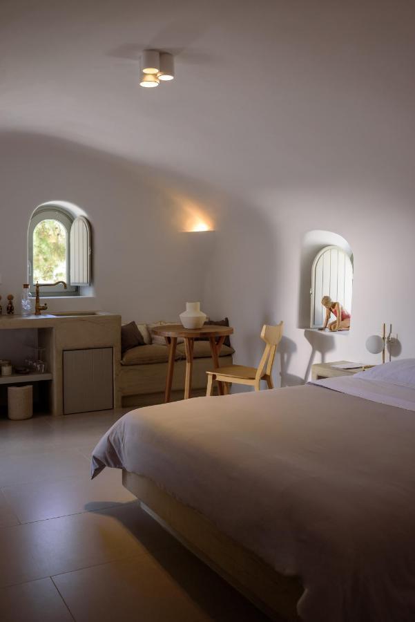 Oia Treasures Art Suites Екстериор снимка