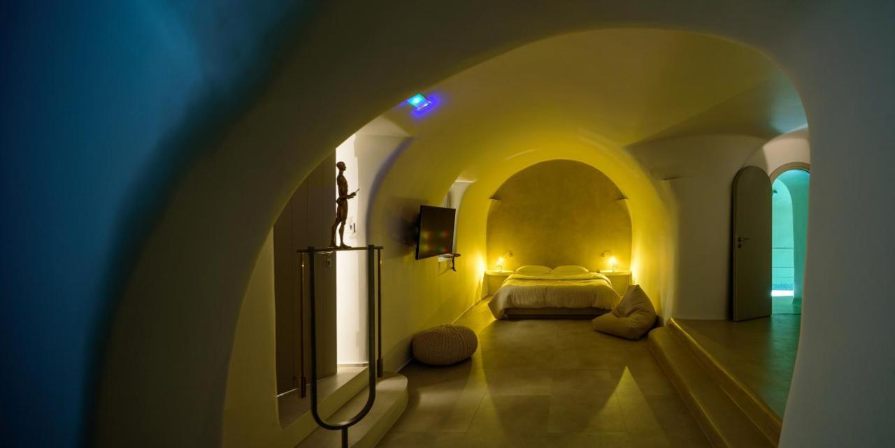 Oia Treasures Art Suites Екстериор снимка