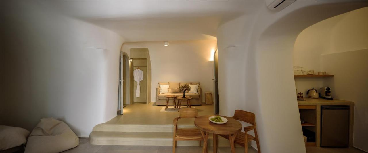 Oia Treasures Art Suites Екстериор снимка