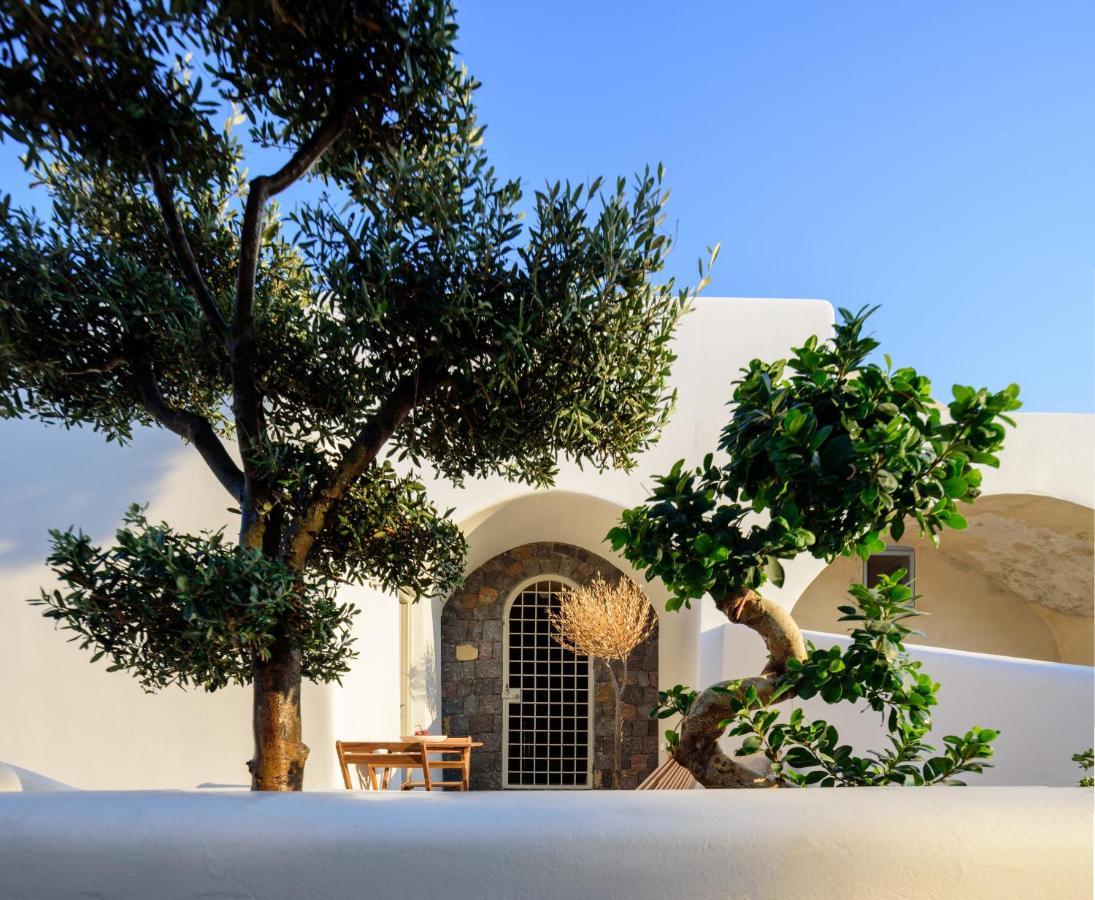 Oia Treasures Art Suites Екстериор снимка