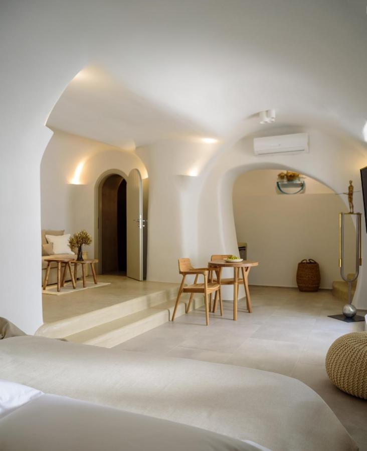 Oia Treasures Art Suites Екстериор снимка