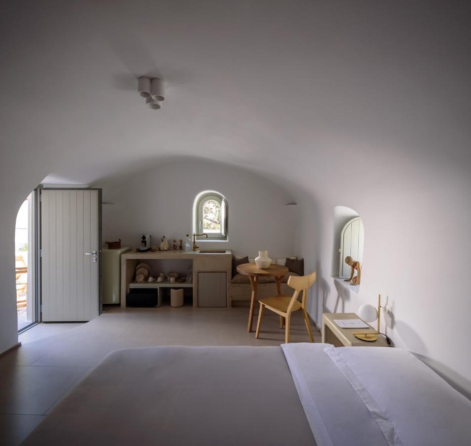 Oia Treasures Art Suites Екстериор снимка