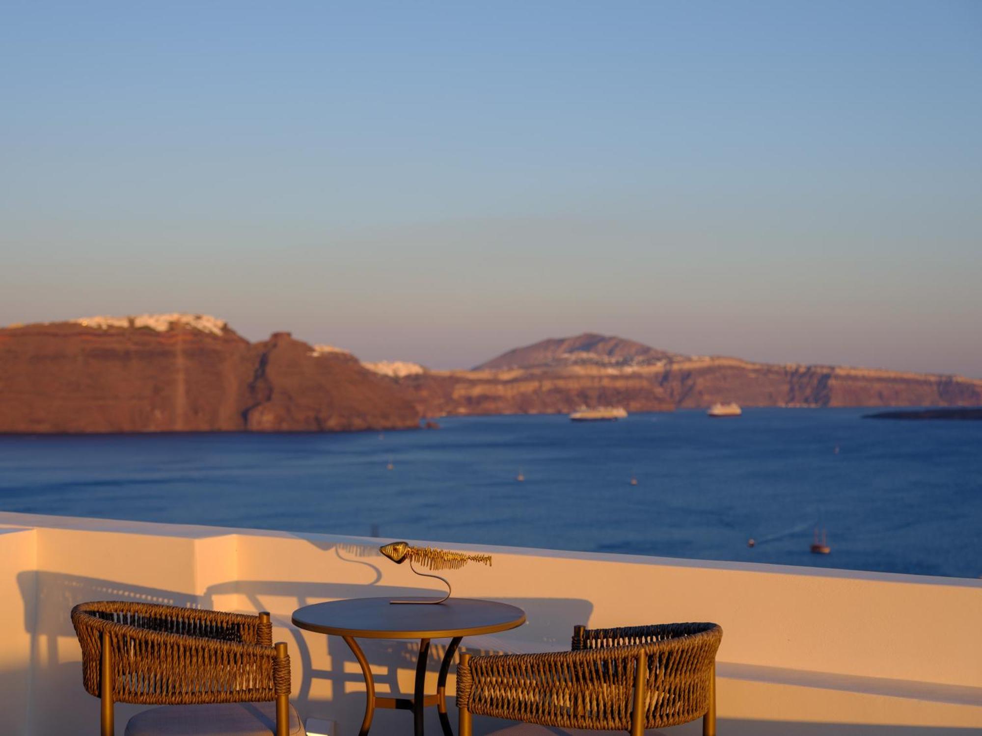 Oia Treasures Art Suites Екстериор снимка